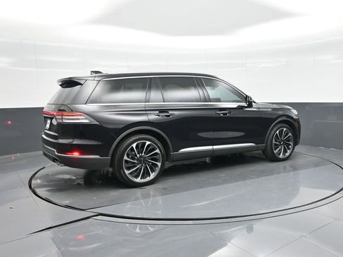 Used 2025 Lincoln Aviator Reserve w/ Illumination Package image 8