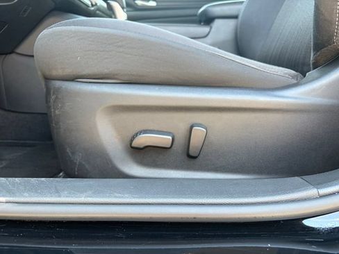 Used 2025 Nissan Altima 2.5 SV FWD image 16