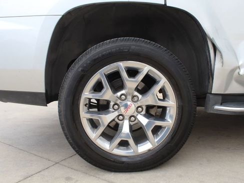 Used 2017 GMC Yukon SLE w/ SLE Value Package image 7