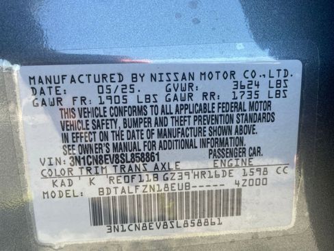 Used 2025 Nissan Versa SV image 27