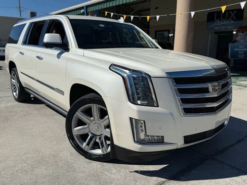Used 2015 Cadillac Escalade ESV Premium image 3