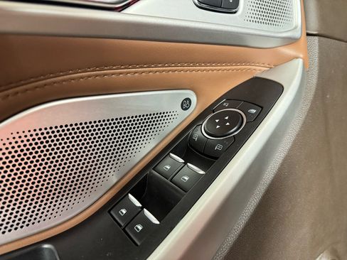 Used 2021 Ford Explorer King Ranch w/ Premium Technology Package image 17