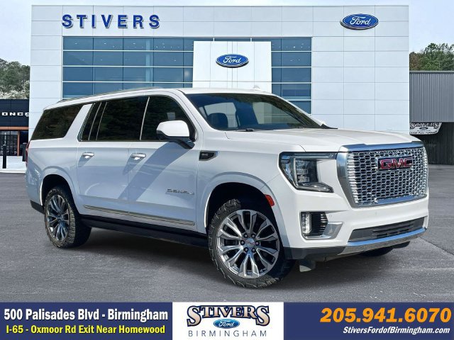 Used 2022 GMC Yukon XL Denali w/ Denali Premium Package AWD/4WD image 1