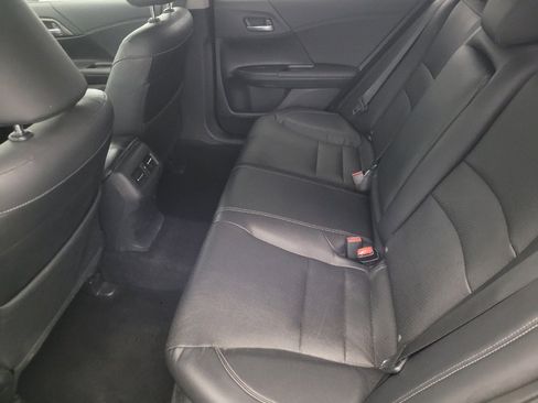 Used 2017 Honda Accord EX-L image 18