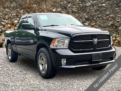 Used 2018 RAM 1500 Express w/ Express Value Package AWD/4WD image 10