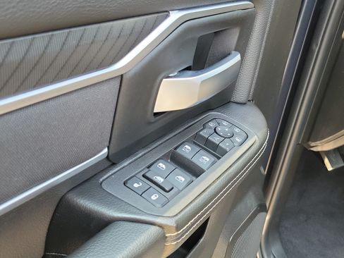 Used 2025 RAM 2500 Big Horn AWD/4WD image 7