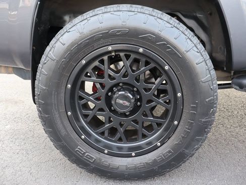 Used 2006 Toyota 4Runner SR5 AWD/4WD image 41