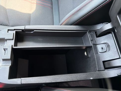 Used 2024 Chevrolet Equinox RS w/ LPO, Floor Liner Package FWD image 14