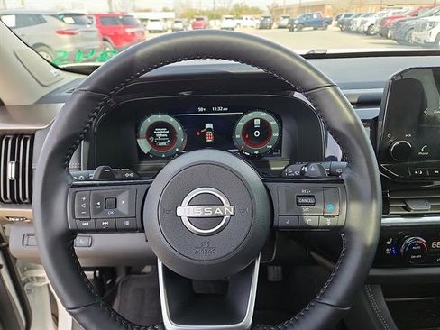 Used 2024 Nissan Pathfinder Platinum w/ Cargo Package image 14