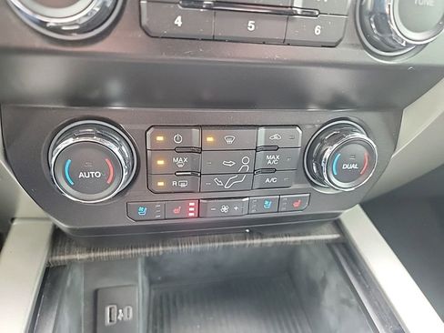 Used 2020 Ford F250 Lariat w/ Lariat Value Package image 54