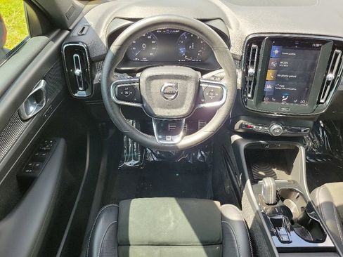 Used 2019 Volvo XC40 T5 R-Design AWD/4WD image 12