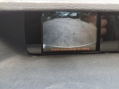 Used 2011 Toyota Sienna LE image 14