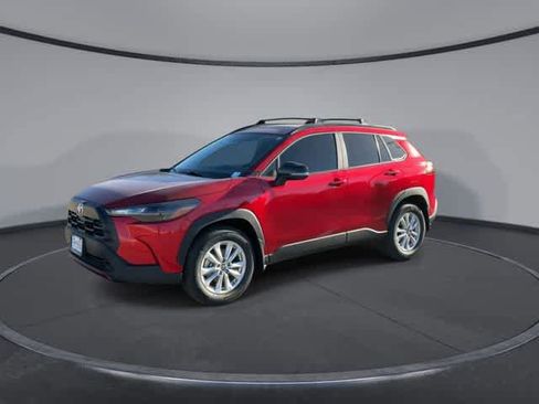 Used 2026 Toyota Corolla Cross LE image 4