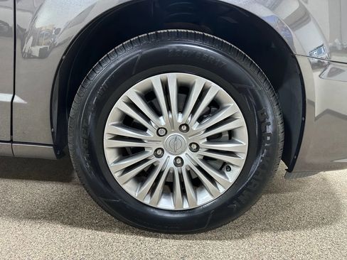 Used 2016 Chrysler Town & Country Touring-L w/ Driver Convenience Group image 63