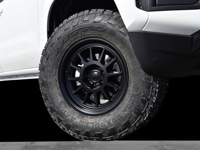 New 2026 Nissan Frontier SV w/ Tow Package