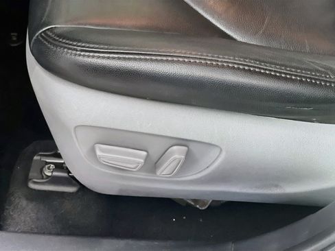 Used 2022 Toyota Highlander L FWD image 15