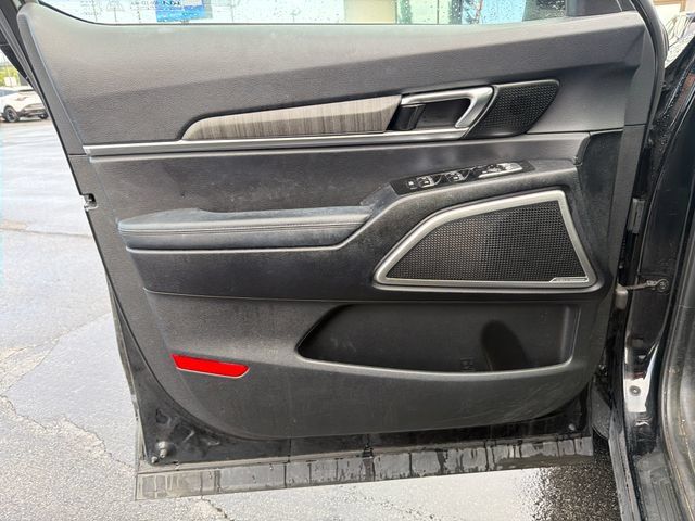 Used 2023 Kia Telluride EX w/ EX Captain's Chair Package AWD/4WD image 11