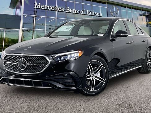 New 2026 Mercedes-Benz E 350 4MATIC Sedan image 2