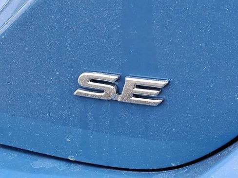 Used 2024 Toyota Camry SE image 30