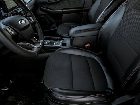 Used 2024 Ford Escape ST-Line Select w/ Tech Pack #2 image 14