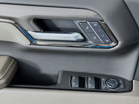 Used 2025 Chevrolet Silverado 1500 ZR2 w/ Technology Package image 18