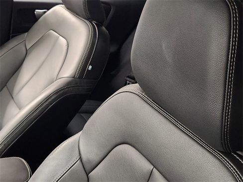 Used 2025 Volvo XC40 B5 Ultra w/ Protection Package Premier image 15