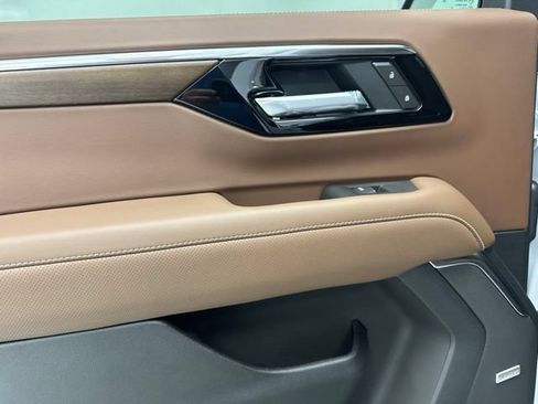 New 2026 Chevrolet Suburban High Country AWD/4WD image 27