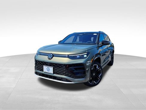 New 2026 Volkswagen Tiguan SEL R-Line AWD/4WD image 3