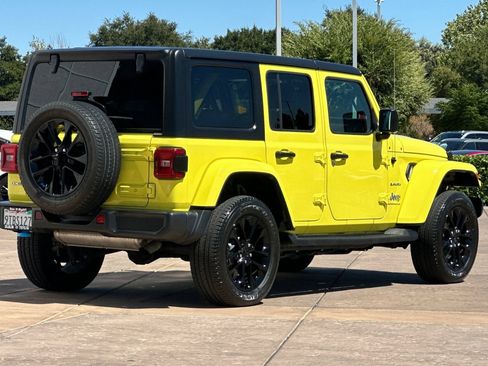Used 2023 Jeep Wrangler Unlimited Sahara AWD/4WD image 4