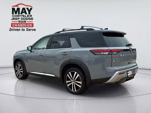 Used 2025 Nissan Pathfinder Platinum w/ Cargo Package AWD/4WD image 5