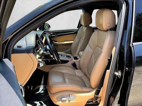 Used 2017 Porsche Macan AWD/4WD image 27