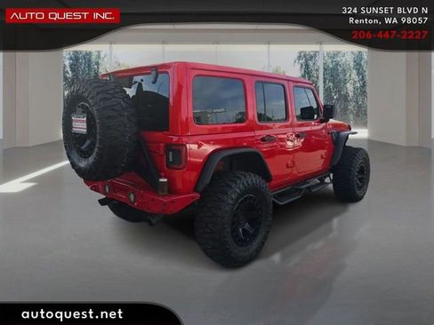 Used 2020 Jeep Wrangler Unlimited Sahara w/ Uconnect 4C Nav & Sound Group AWD/4WD image 5