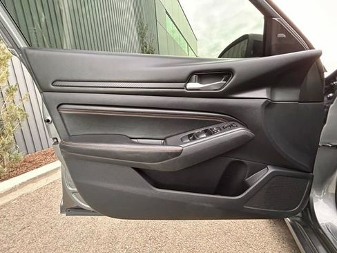 Used 2020 Nissan Altima 2.5 SR w/ Premium Package image 23