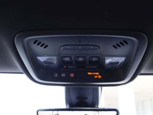 Used 2023 Chevrolet Traverse Premier w/ Redline Edition image 31