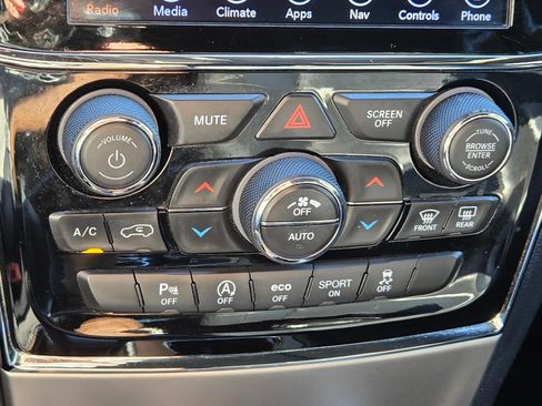 Used 2019 Jeep Grand Cherokee Limited w/ Luxury Group II AWD/4WD image 26