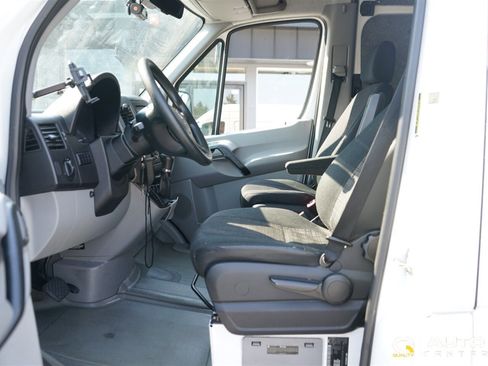 Used 2014 Mercedes-Benz Sprinter 2500 image 11