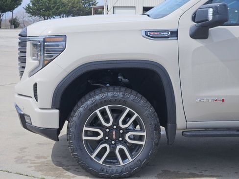 New 2026 GMC Sierra 1500 AT4 w/ AT4 Premium Package AWD/4WD image 6