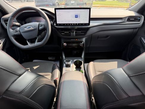 Used 2023 Ford Escape ST-Line w/ Tech Pack #1 AWD/4WD image 10