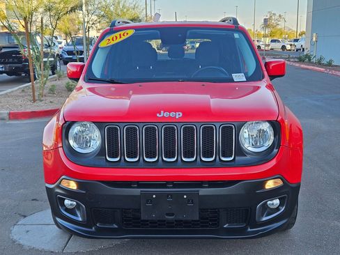 Used 2016 Jeep Renegade Latitude w/ Popular Equipment Group image 8