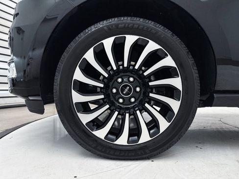 Used 2022 Lincoln Navigator L Black Label image 19