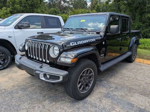 Used 2022 Jeep Gladiator Overland w/ Popular Equipment Package AWD/4WD image 3