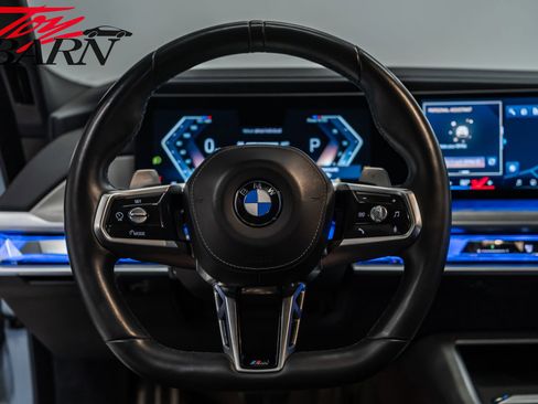 Used 2023 BMW 760i xDrive image 31