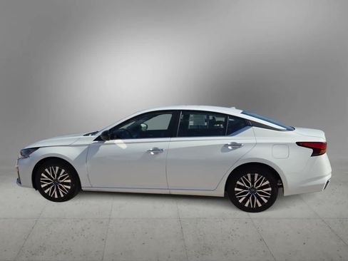 Used 2025 Nissan Altima 2.5 SV FWD image 5