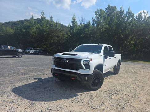 New 2026 Chevrolet Silverado 2500 LT w/ Trail Boss Package AWD/4WD image 1