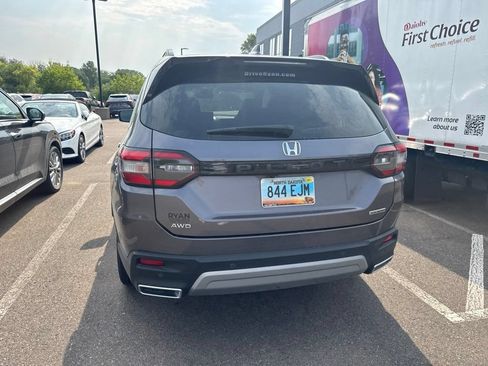 Used 2025 Honda Pilot Touring image 29