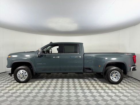 Used 2026 Chevrolet Silverado 3500 LTZ w/ LTZ Plus Package image 9