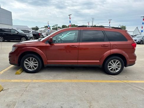 Used 2014 Dodge Journey SXT w/ Flexible Seating Group AWD/4WD image 2