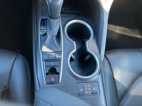 Used 2021 Toyota Camry XLE w/ Navigation Package image 23