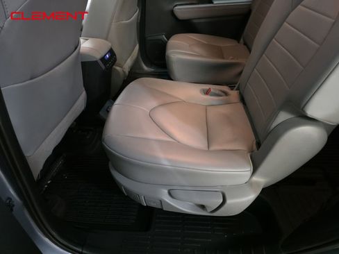 Used 2020 Toyota Highlander XLE w/ Protection Package #3 image 31