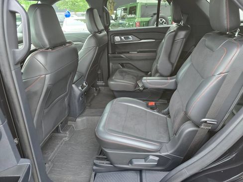 Used 2025 Ford Explorer ST AWD/4WD image 11